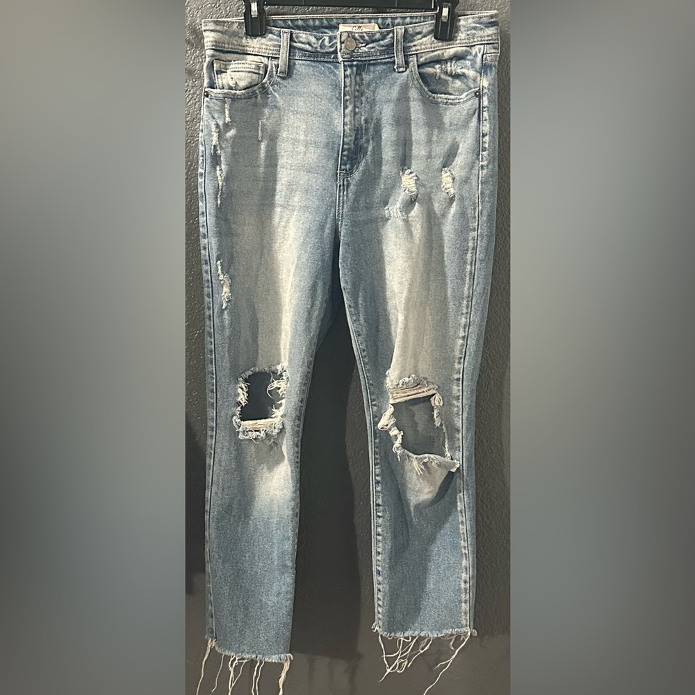 NWOT- Cello mom skinny jeans, size 13